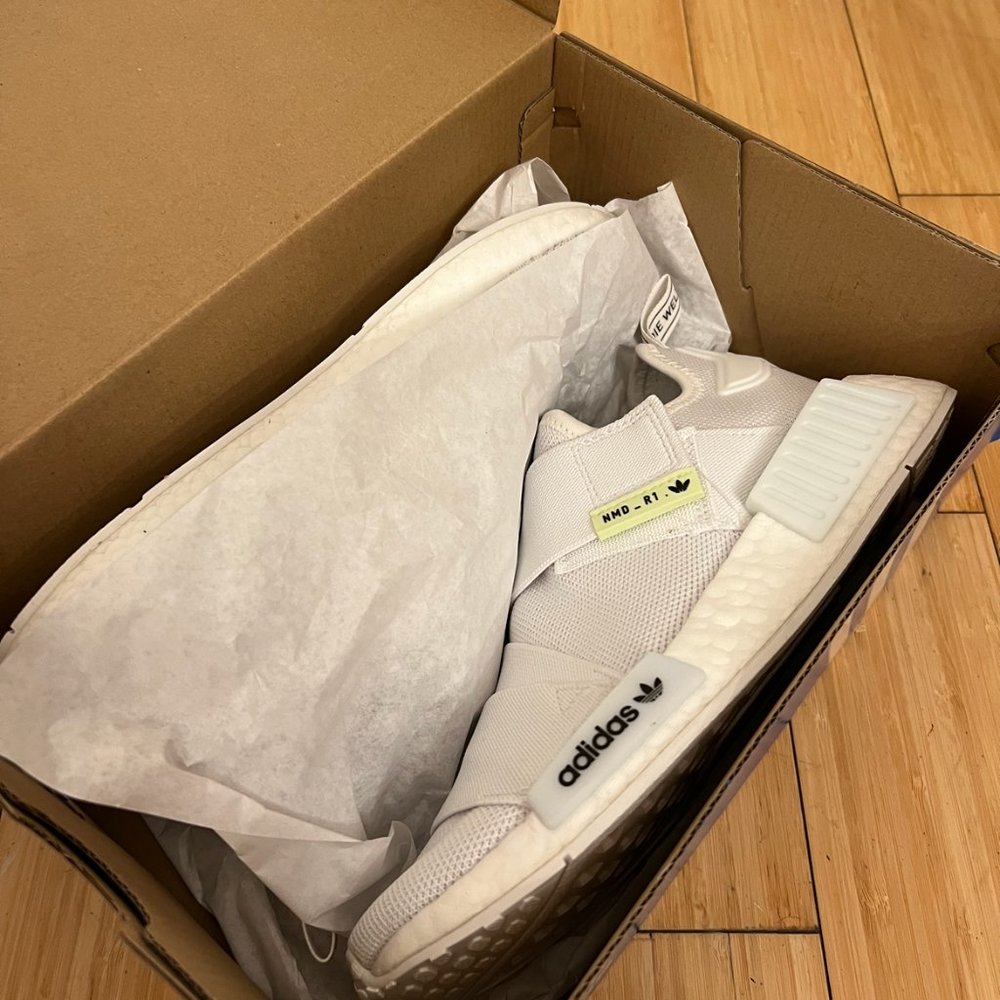 ADIDAS NMD_R1 SHOES